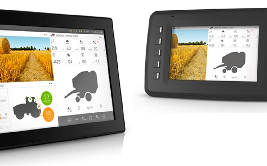 CCpilot VS 12" and CCpilot VA 7" displays with white background.