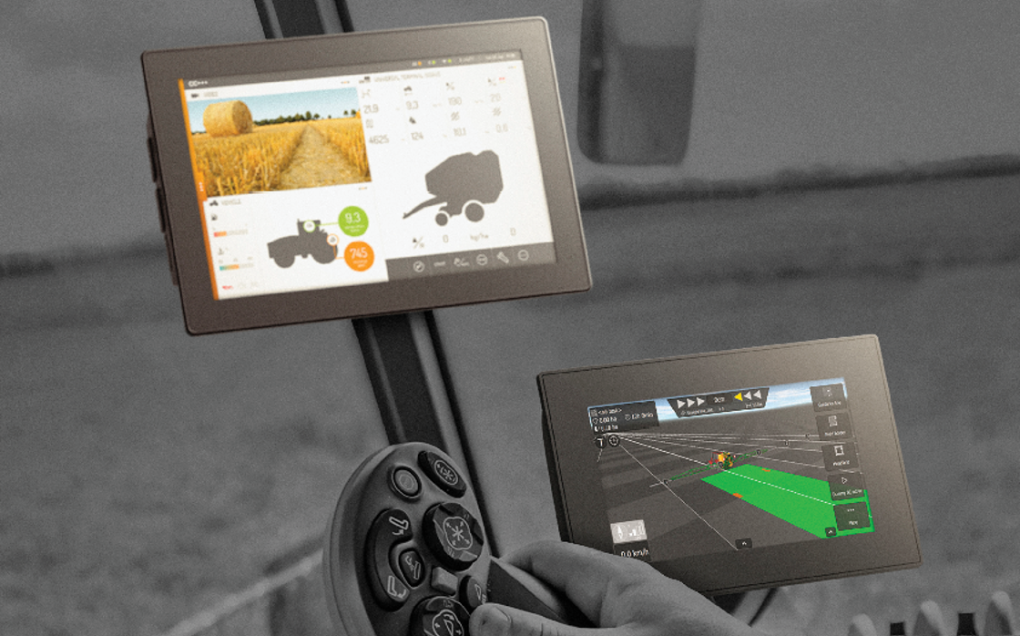 Two displays in vehicle cabin with color HMI