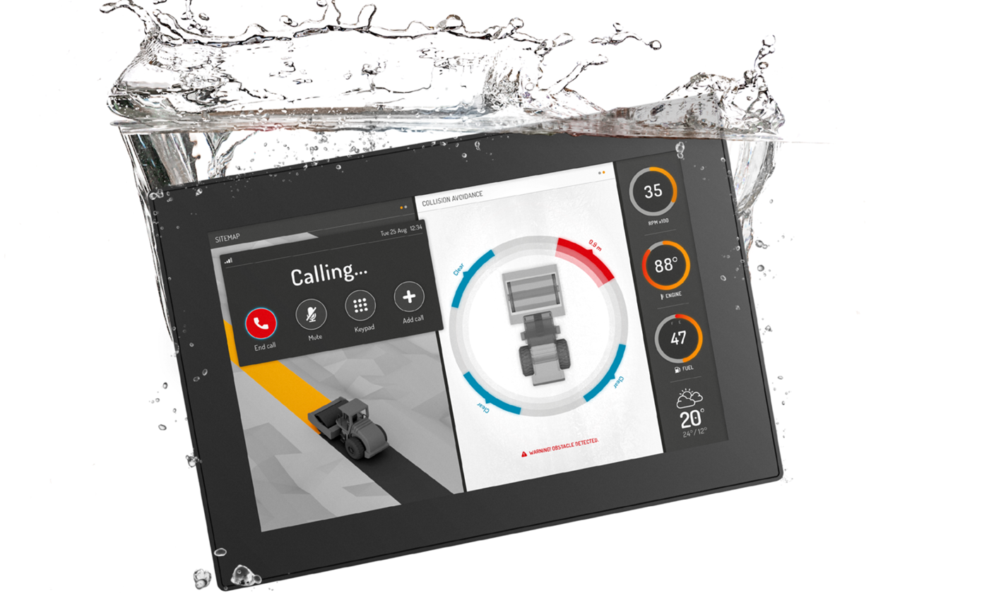 Display computer CCpilot V1000 in water splash