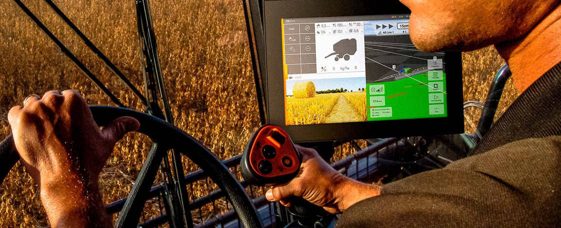 Display computer with ISOBUS and precision system in Agricultural machine.