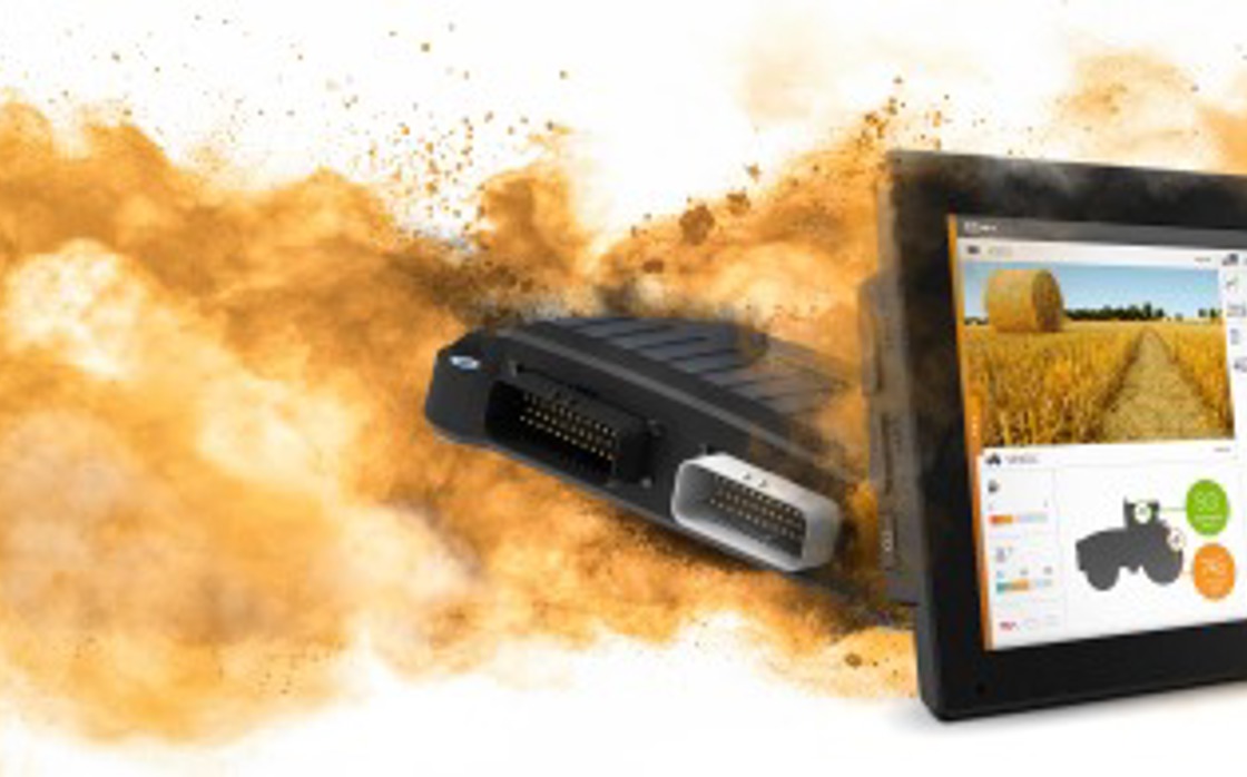 Controller and display computer in dust cloud.