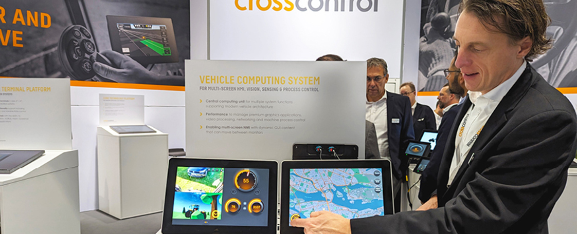 Display computers CCpilot V1000 on display at Agritechnica.