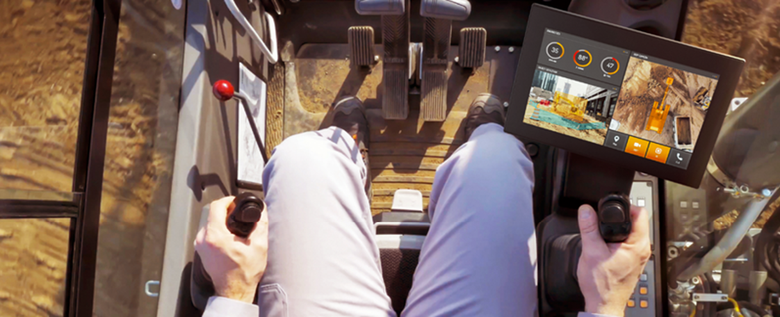 Display computer CCpilot V1000 in construction machine cabin.